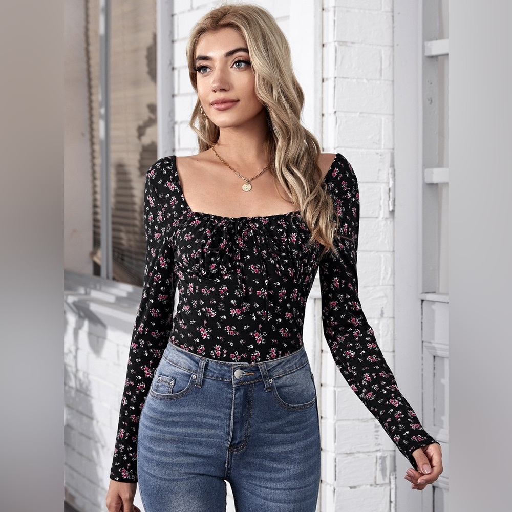 SHEIN Frenchy Tie Front Ruched Bust Ditsy Floral Top